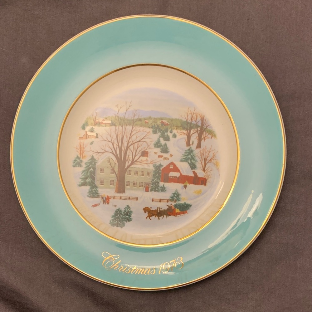 Vintage Christmas 1973 Decorative Plate - Teal and Gold